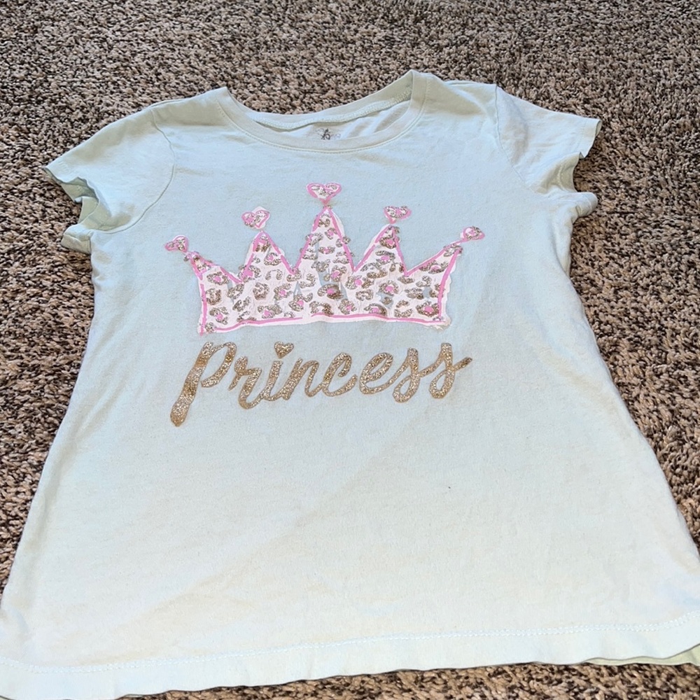 Children’s Place shirt. Size M (7/8)